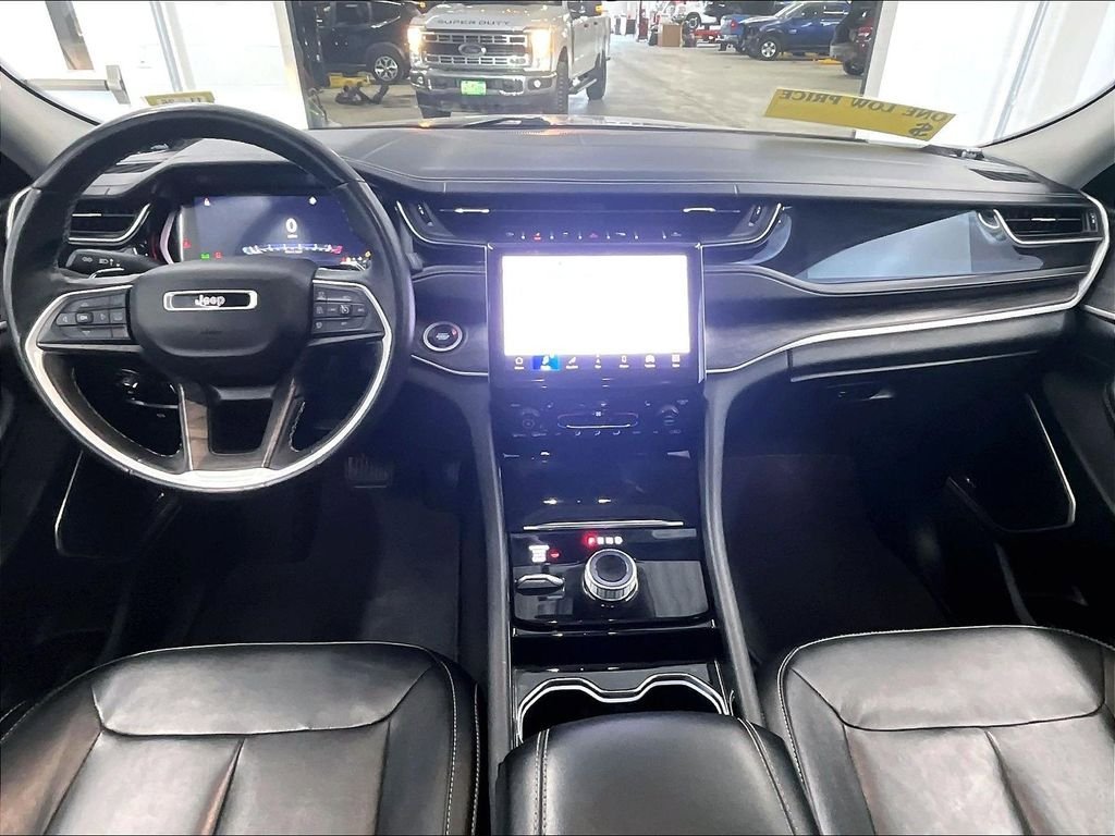 Used 2022 Jeep Grand Cherokee L Limited AWD/4WD image 22