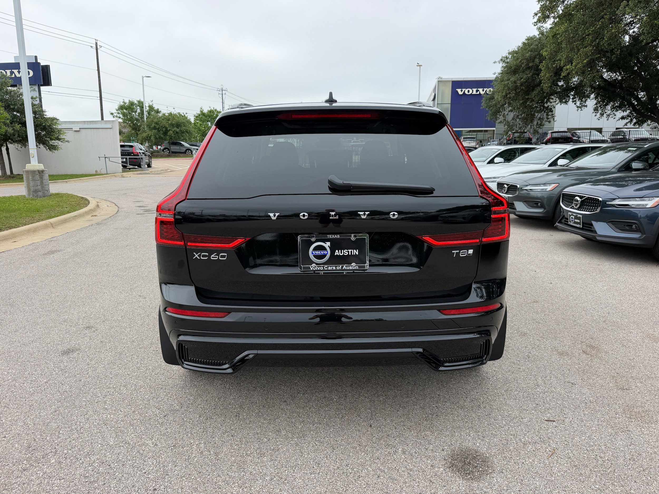 New 2026 Volvo XC60 T8 Plus w/ Climate Package AWD/4WD image 5