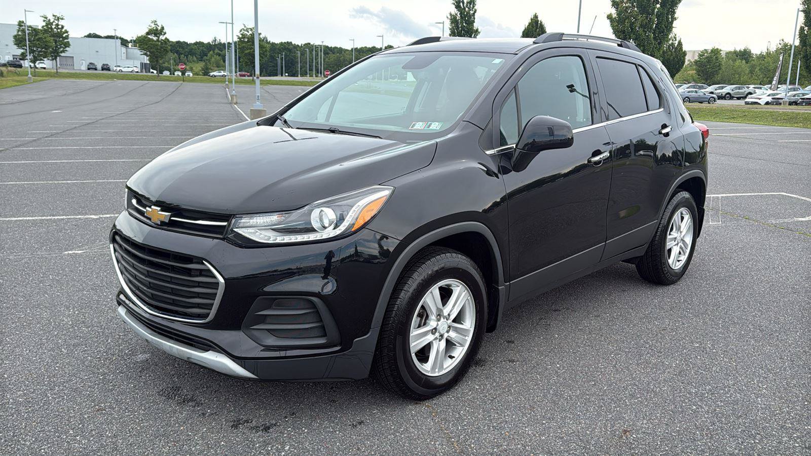 Used 2020 Chevrolet Trax LT w/ Driver Confidence Package AWD/4WD image 14