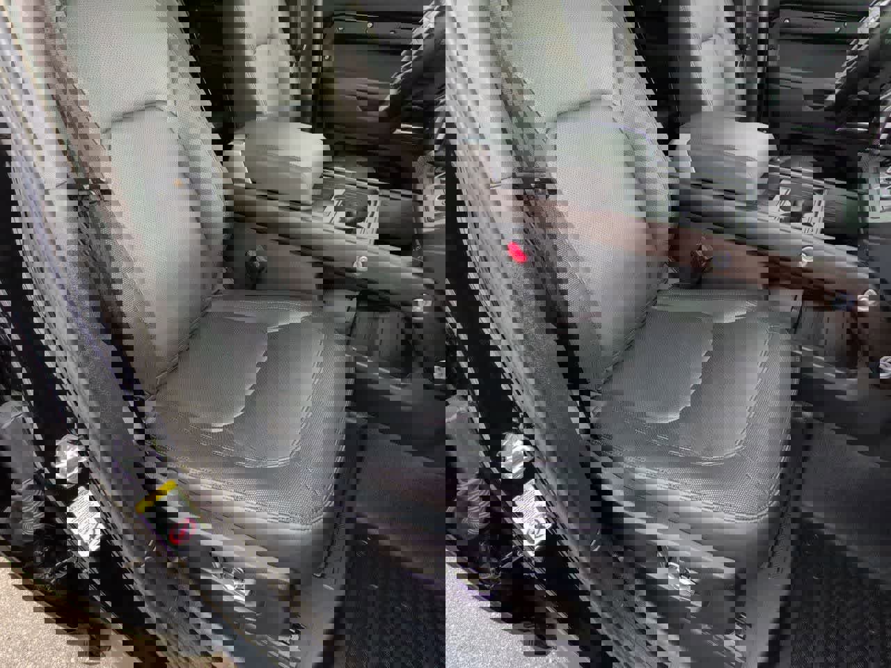 Used 2024 Land Rover Defender 130 X-Dynamic SE image 24