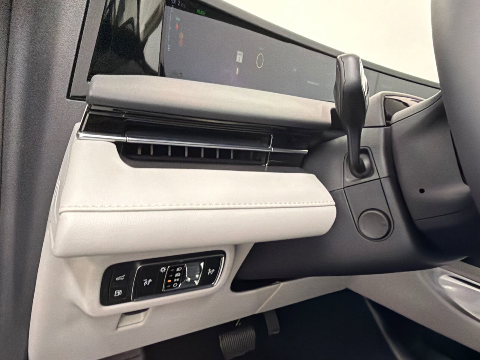 New 2026 Lincoln Nautilus Premier w/ Equipment Group 102A image 33