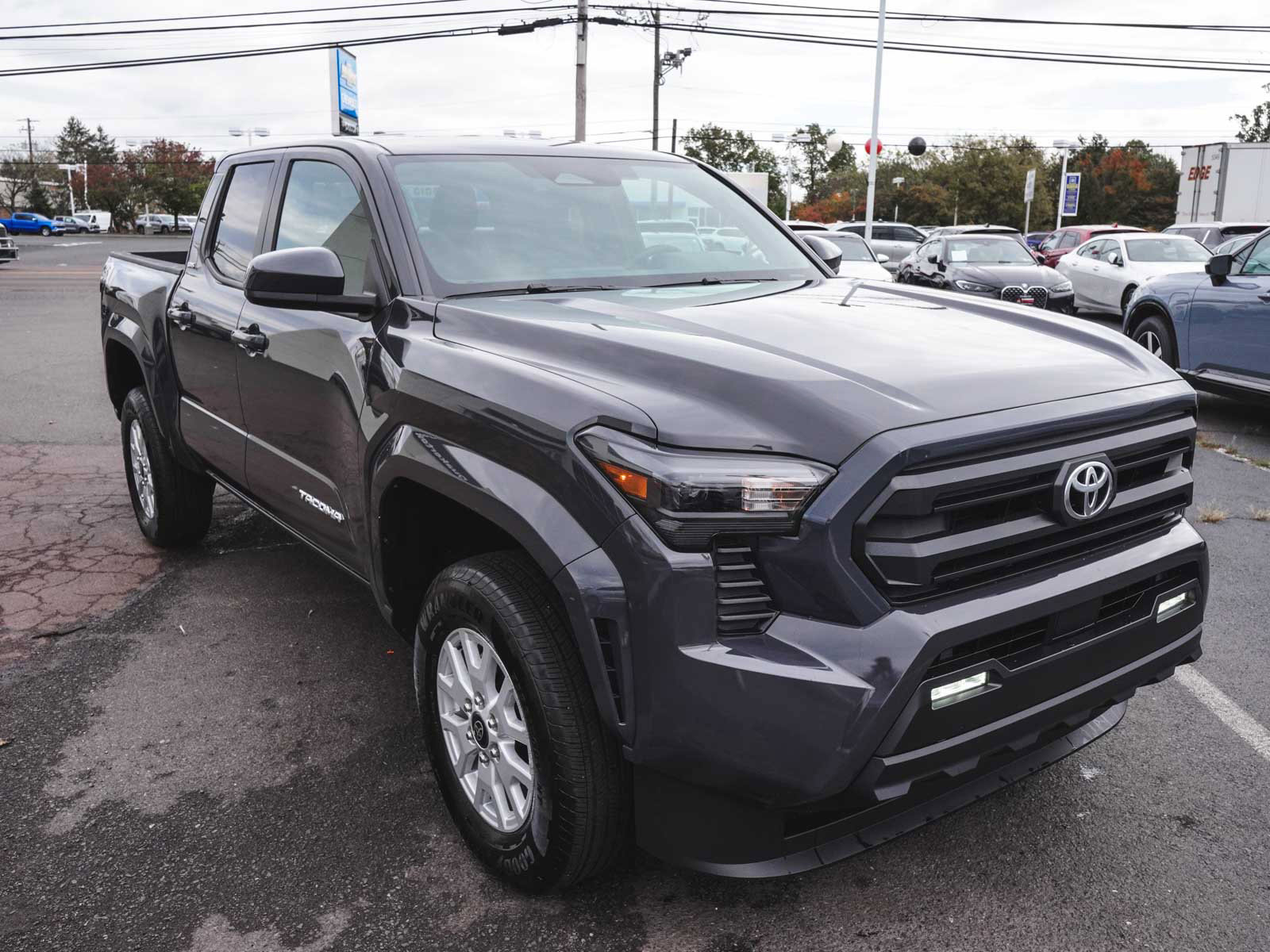 Used 2025 Toyota Tacoma SR5 image 3