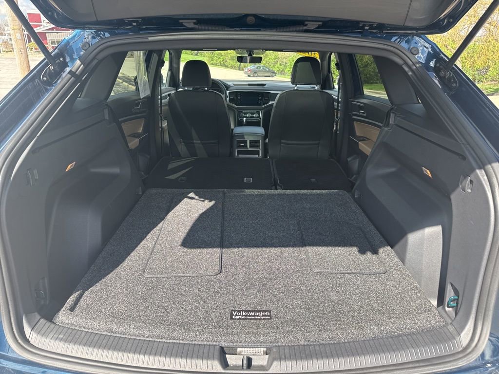 Used 2022 Volkswagen Atlas Cross Sport SE image 32