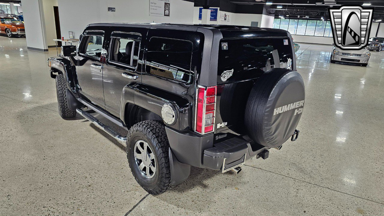 Used 2007 HUMMER H3 image 2
