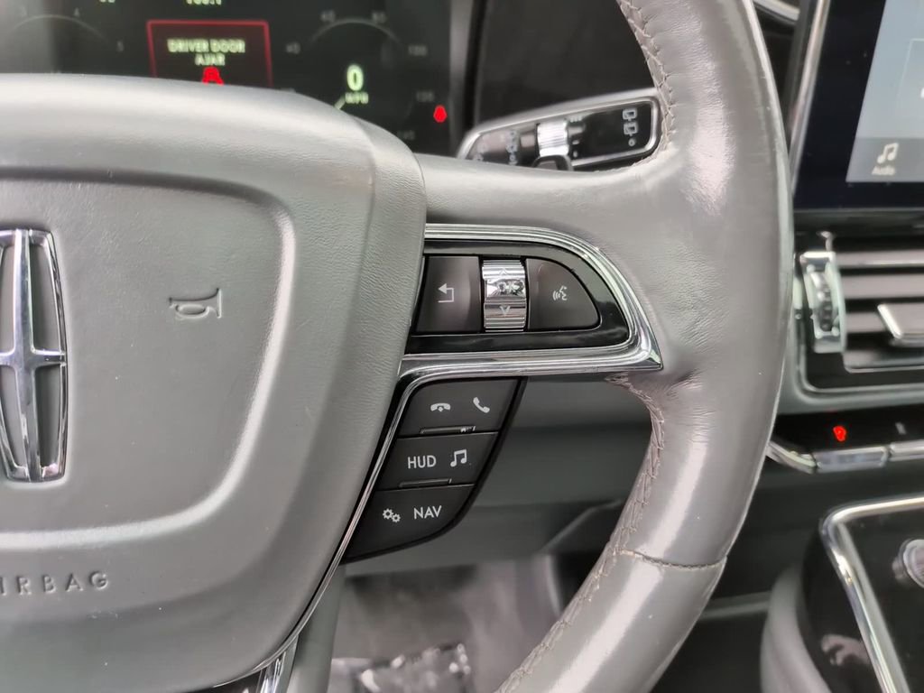 Used 2019 Lincoln Navigator L Reserve image 17