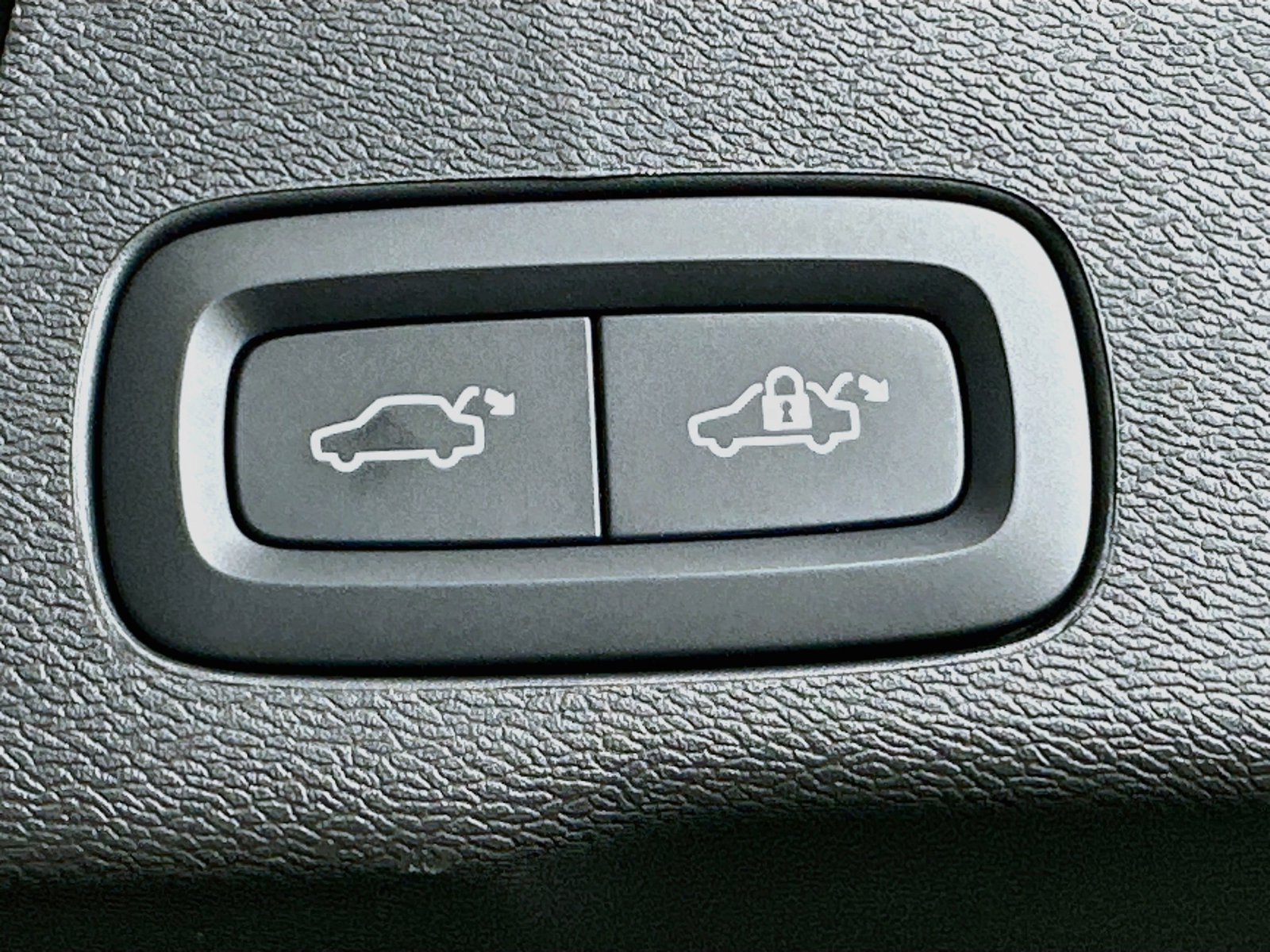 New 2027 Volvo XC60 B5 Plus AWD/4WD image 41