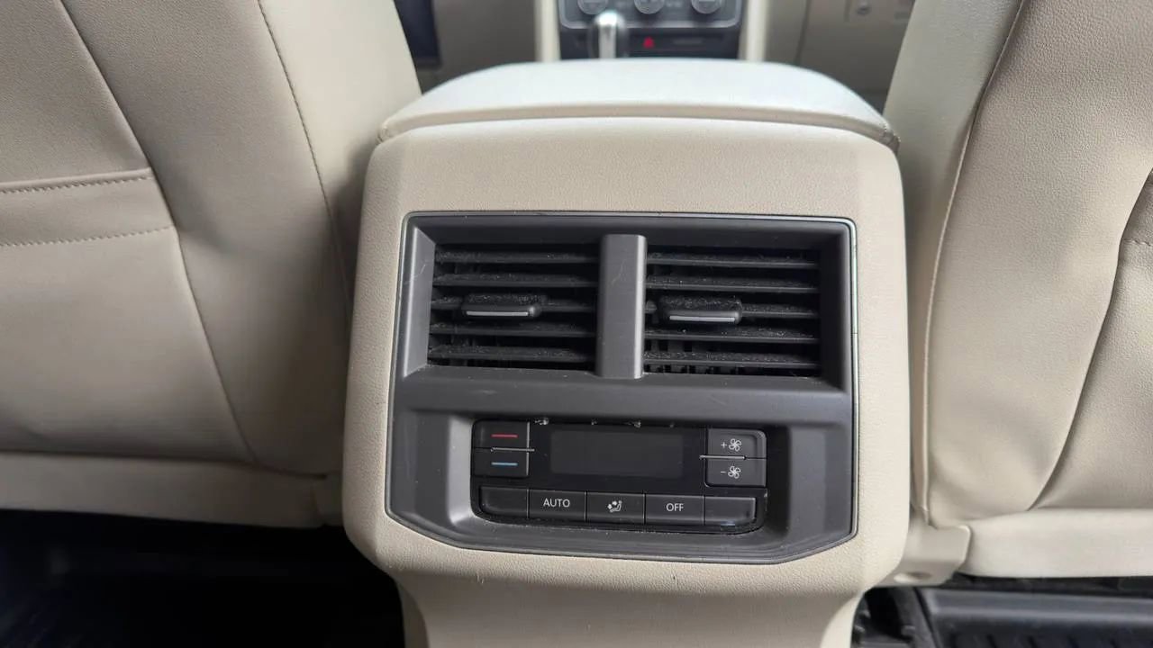 Used 2018 Volkswagen Atlas SE AWD/4WD image 15