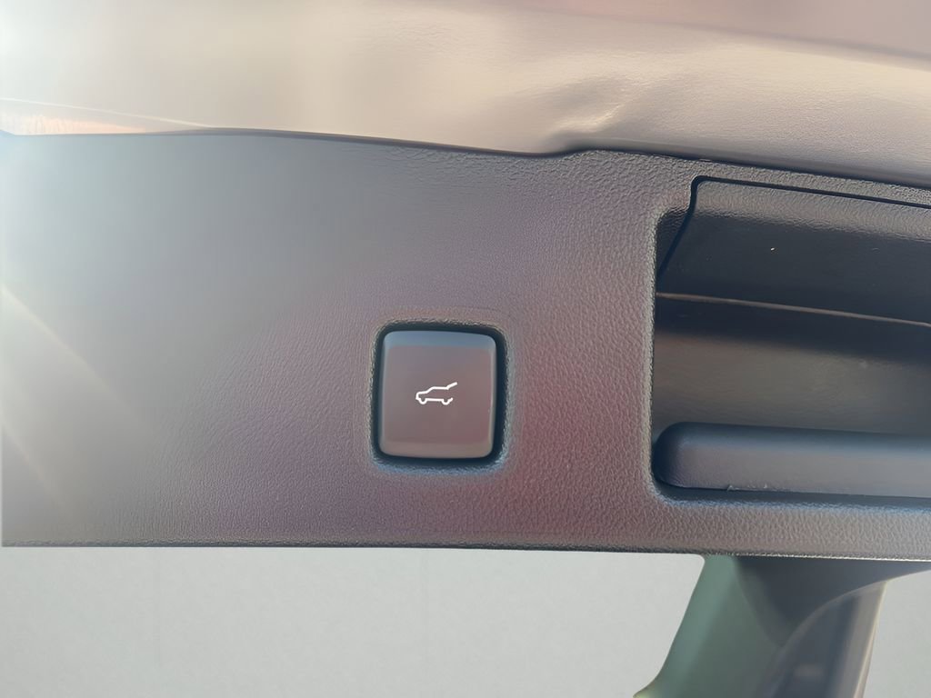 New 2025 Ford Escape SE w/ Class II Trailer Tow Package image 15