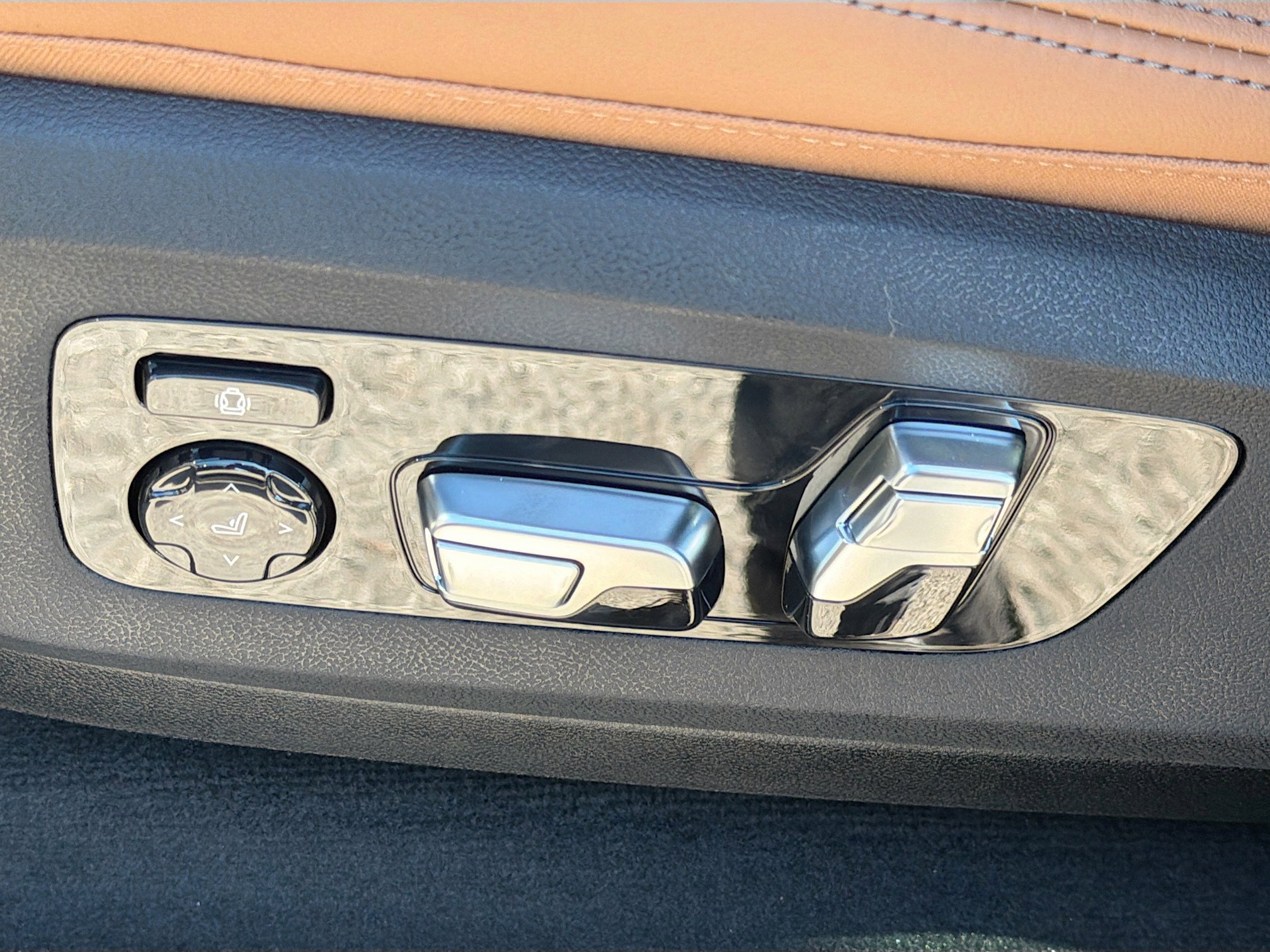 New 2026 BMW X5 xDrive50e w/ M Sport Package image 25