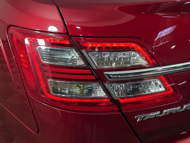 Used 2017 Ford Taurus SEL FWD image 34