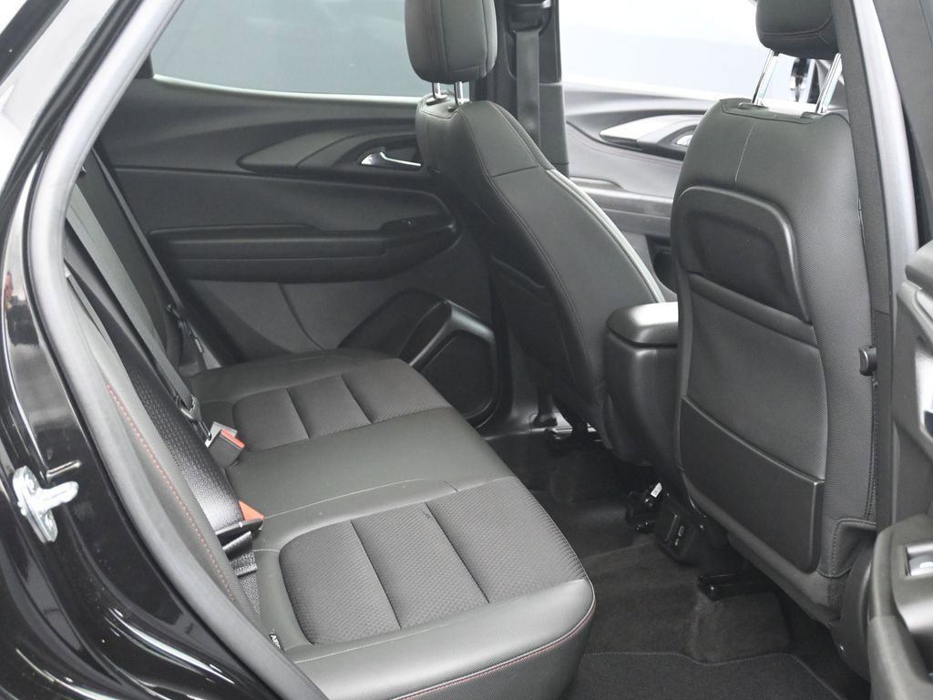 Used 2023 Chevrolet TrailBlazer RS w/ Sun and Liftgate Package image 12