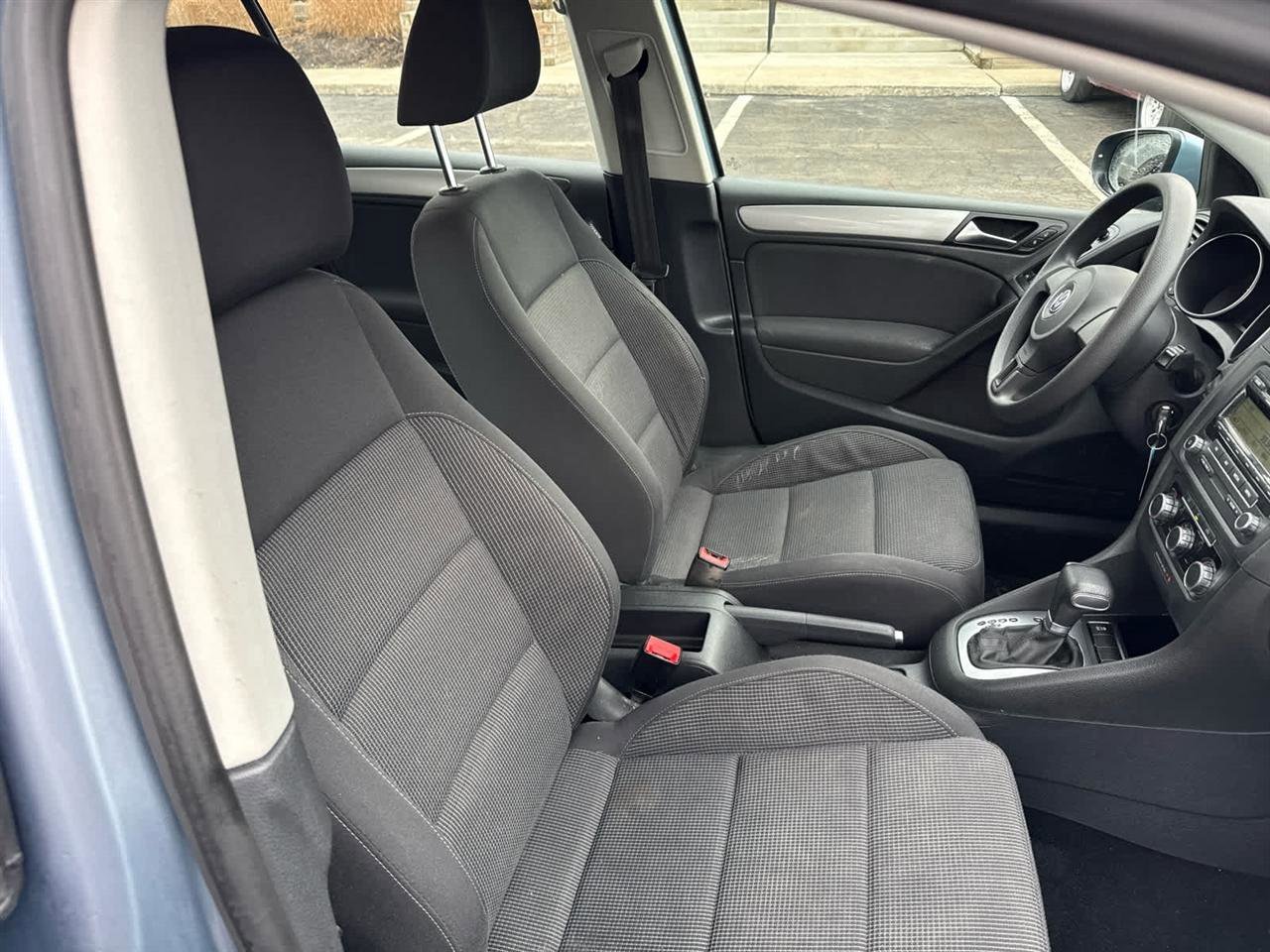 Used 2011 Volkswagen Golf 4-Door image 19