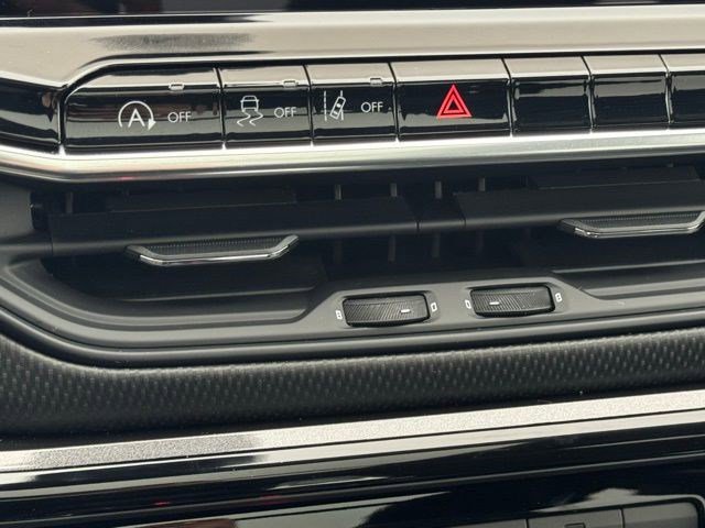 New 2026 Jeep Compass Latitude w/ Sun and Sound Group image 21