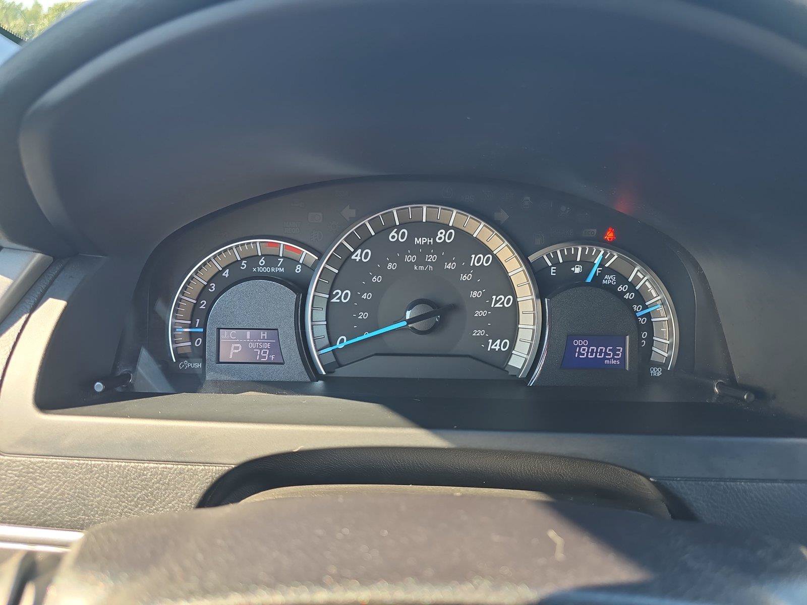 Used 2014 Toyota Camry SE FWD image 12
