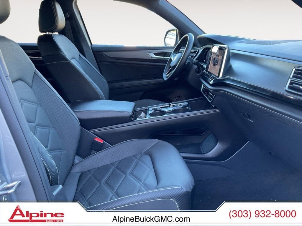 Used 2025 Volkswagen Atlas Cross Sport SE AWD/4WD image 15