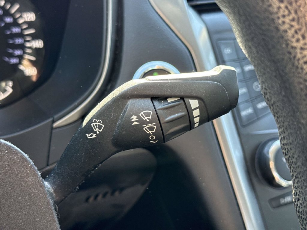 Used 2017 Ford Fusion SE FWD image 37