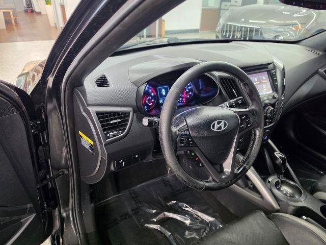 Used 2016 Hyundai Veloster Turbo FWD image 7