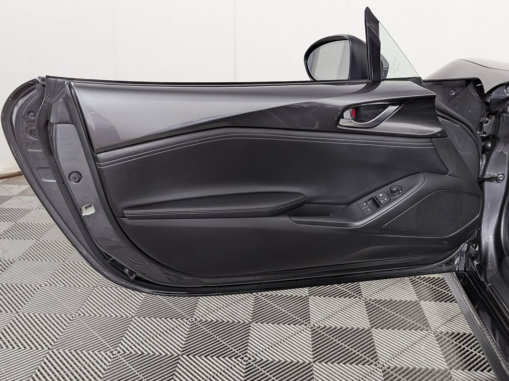 Used 2022 MAZDA MX-5 Miata Grand Touring RWD image 17