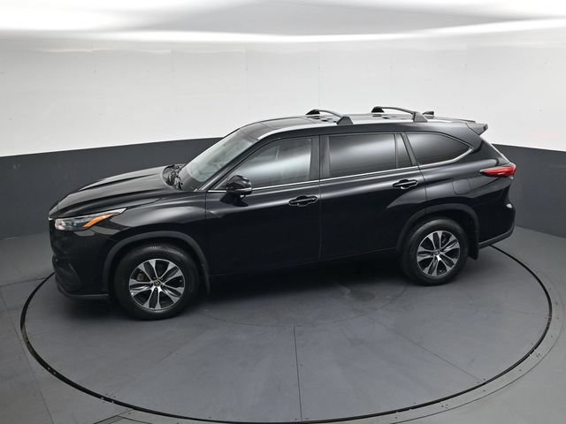 Used 2023 Toyota Highlander XLE AWD/4WD image 27