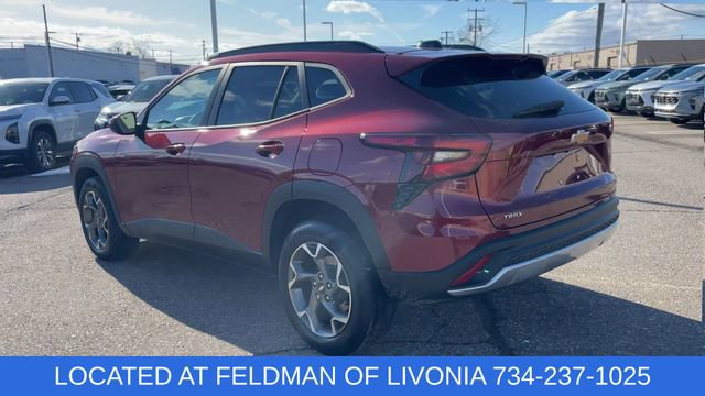 Used 2024 Chevrolet Trax LT w/ Driver Confidence Package image 6