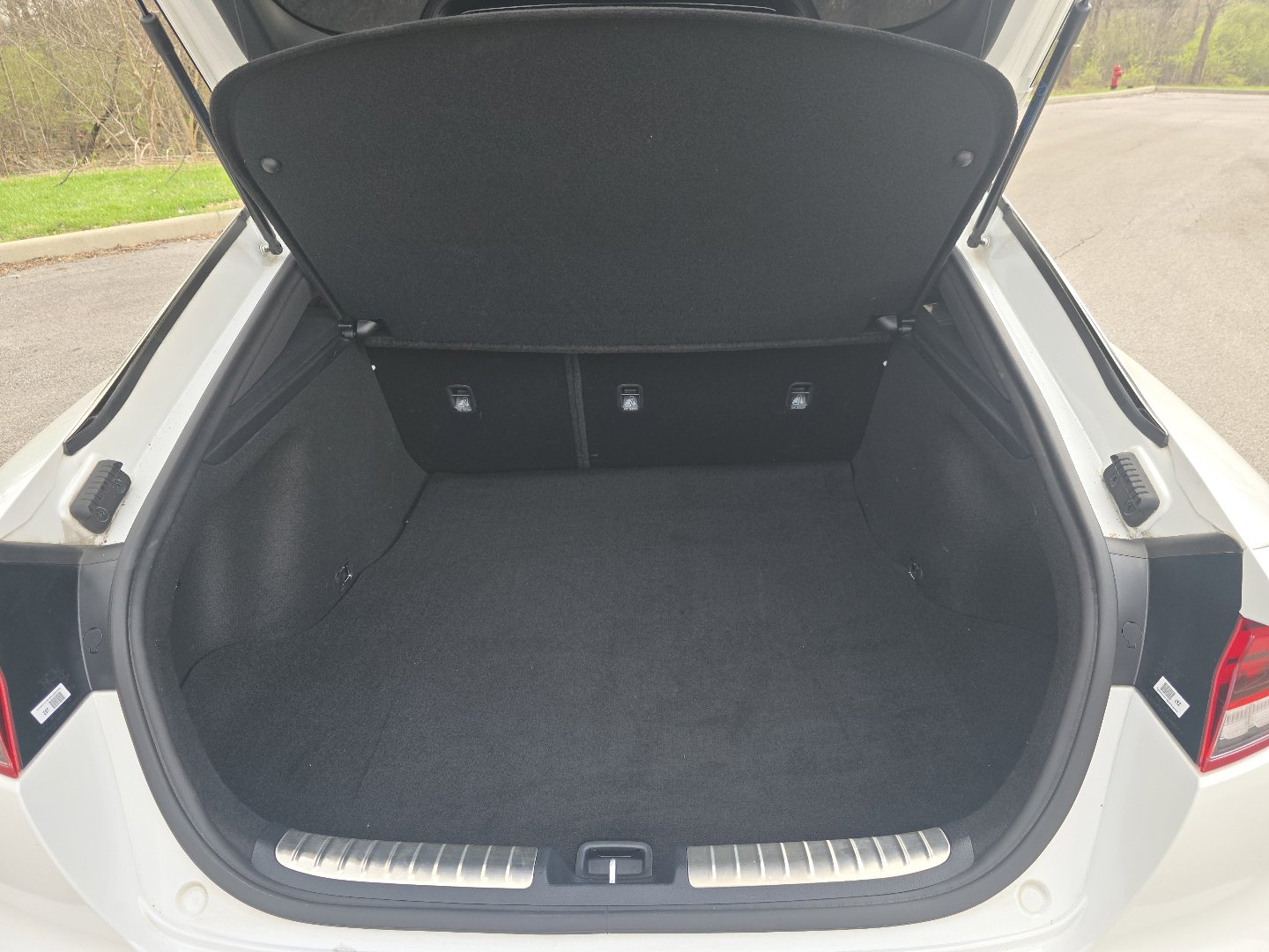 Used 2023 Kia Stinger GT-Line w/ Sun & Sound Package image 18