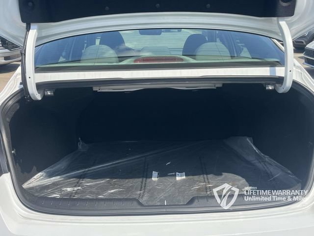 Certified 2025 Hyundai Elantra Sport FWD image 21