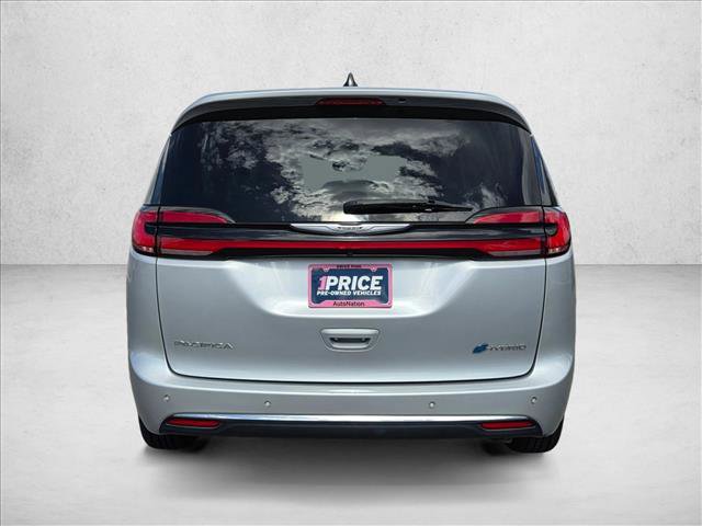 Used 2023 Chrysler Pacifica Touring-L FWD image 7