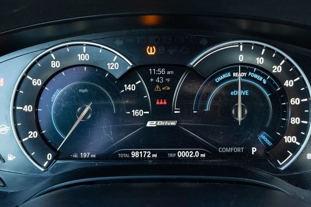 Used 2018 BMW 530e xDrive AWD/4WD image 3