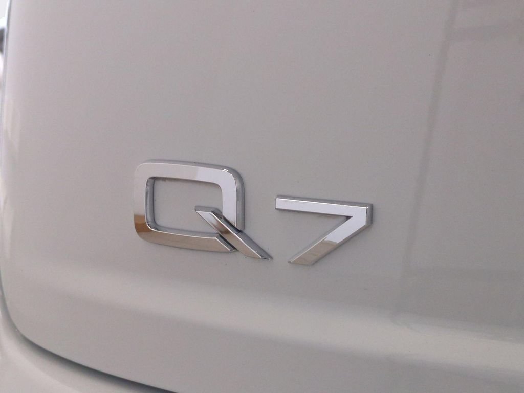 Used 2018 Audi Q7 3.0T Prestige AWD/4WD image 26