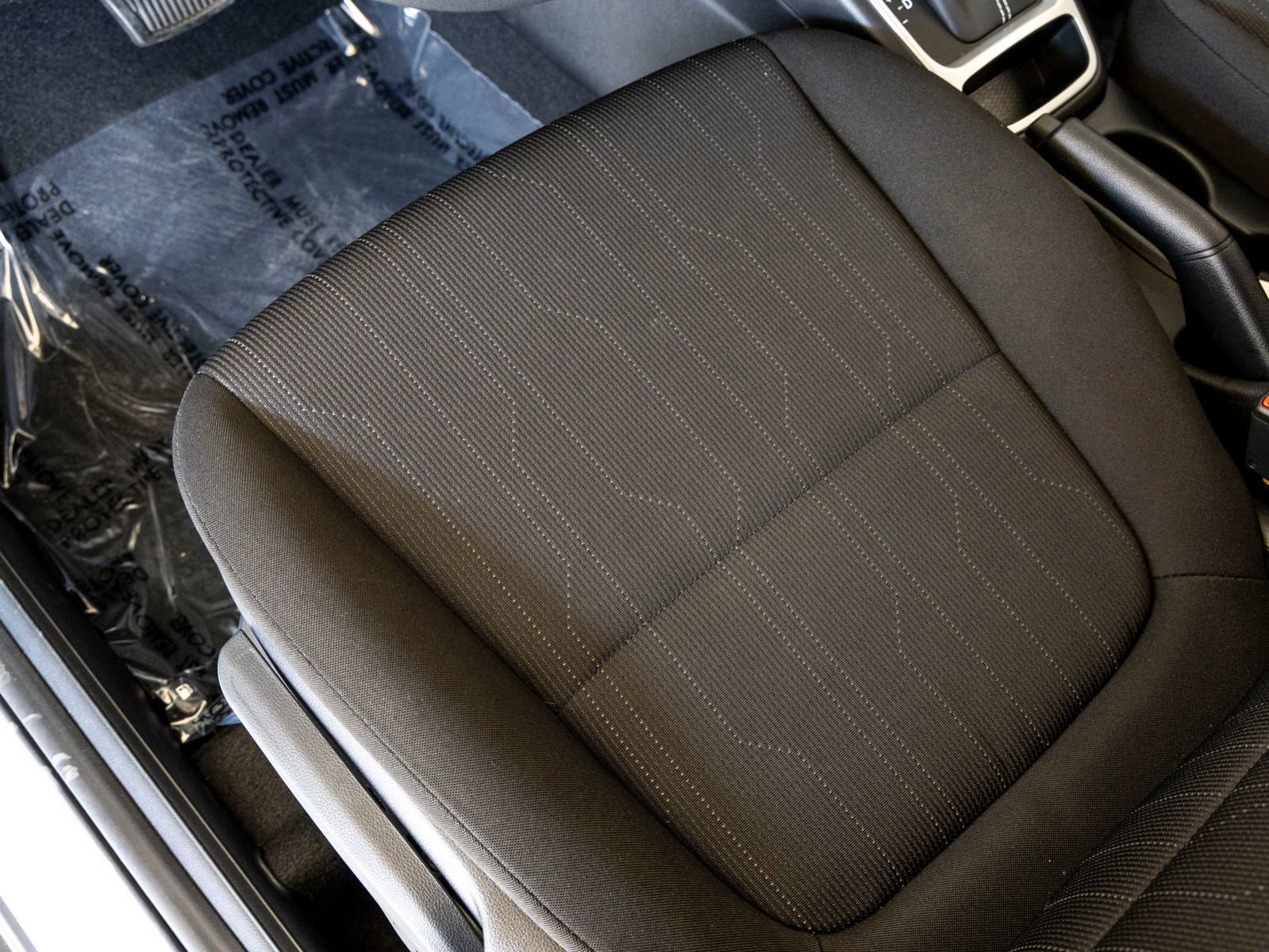 Used 2025 Hyundai Venue SE image 19