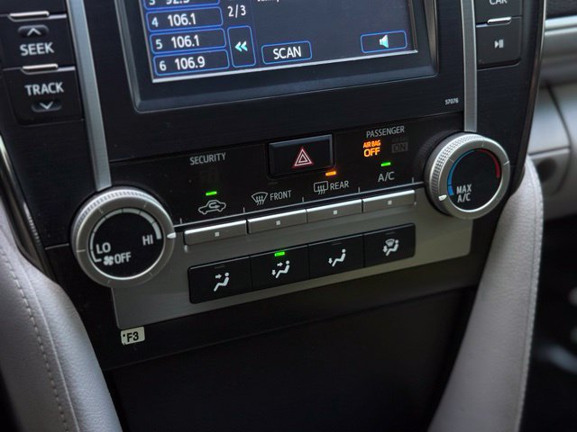 Used 2014 Toyota Camry LE FWD image 28