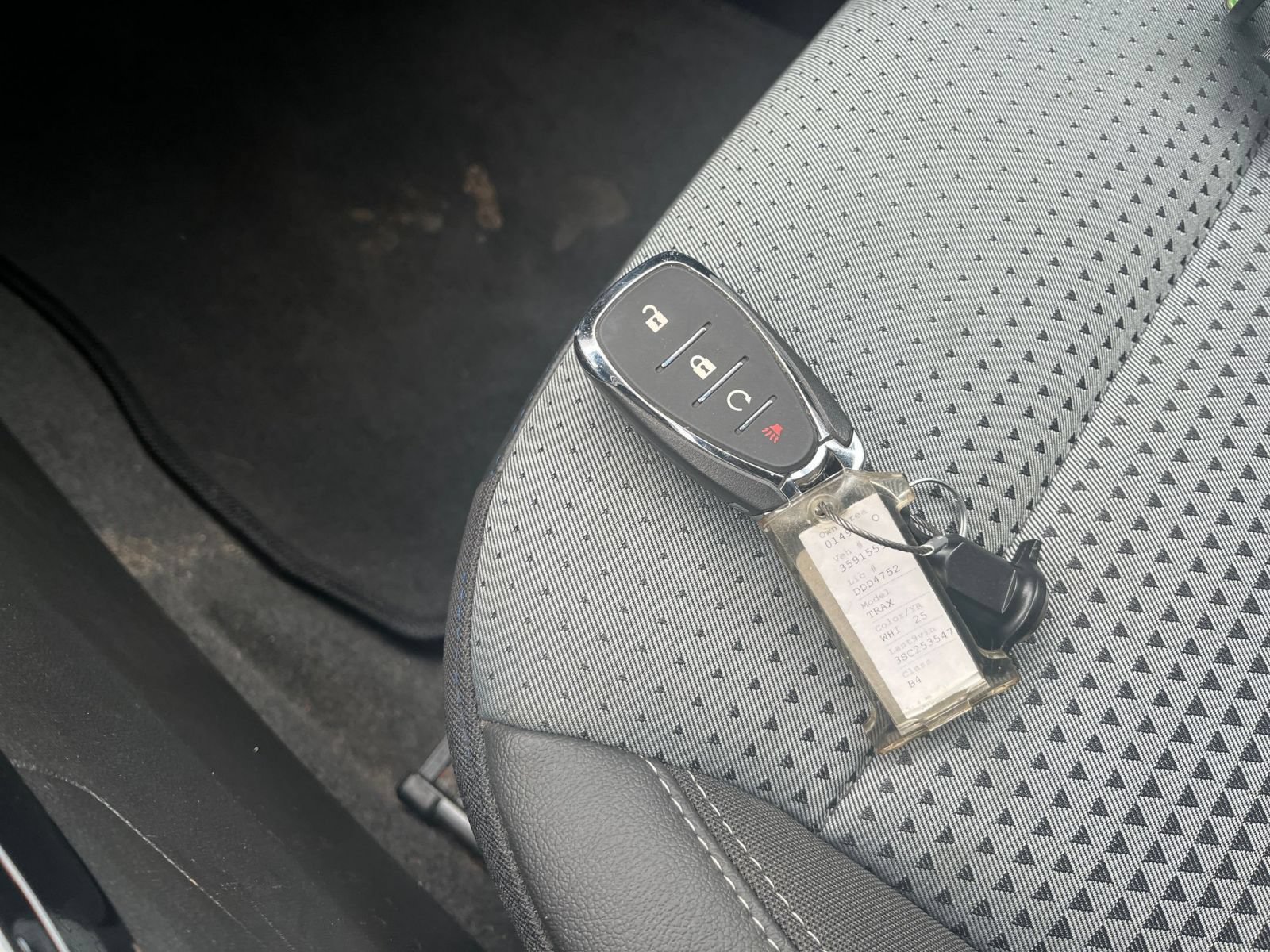 Used 2025 Chevrolet Trax LT FWD image 21