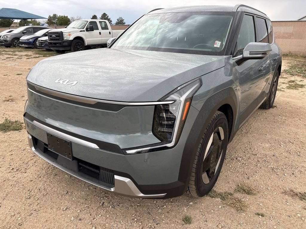 Certified 2024 Kia EV9 Wind AWD/4WD image 1