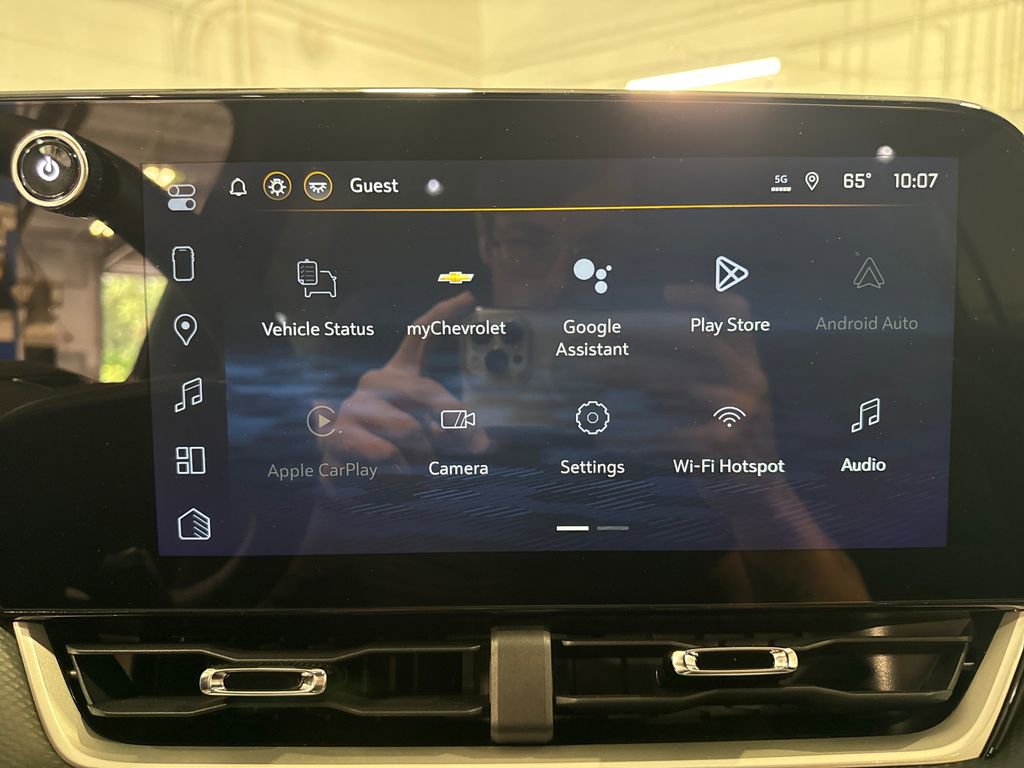 New 2026 Chevrolet Equinox LT w/ Safety and Technology Package FWD image 15