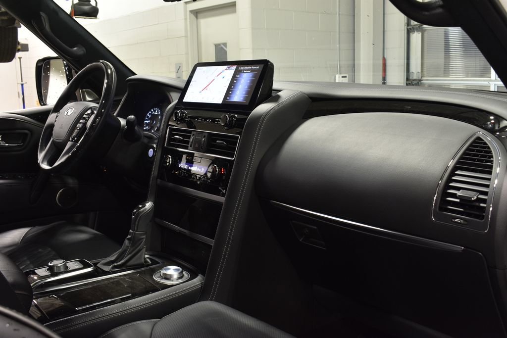 Used 2024 INFINITI QX80 Sensory image 32