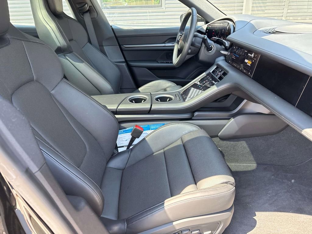 Used 2025 Porsche Taycan 4S AWD/4WD image 17