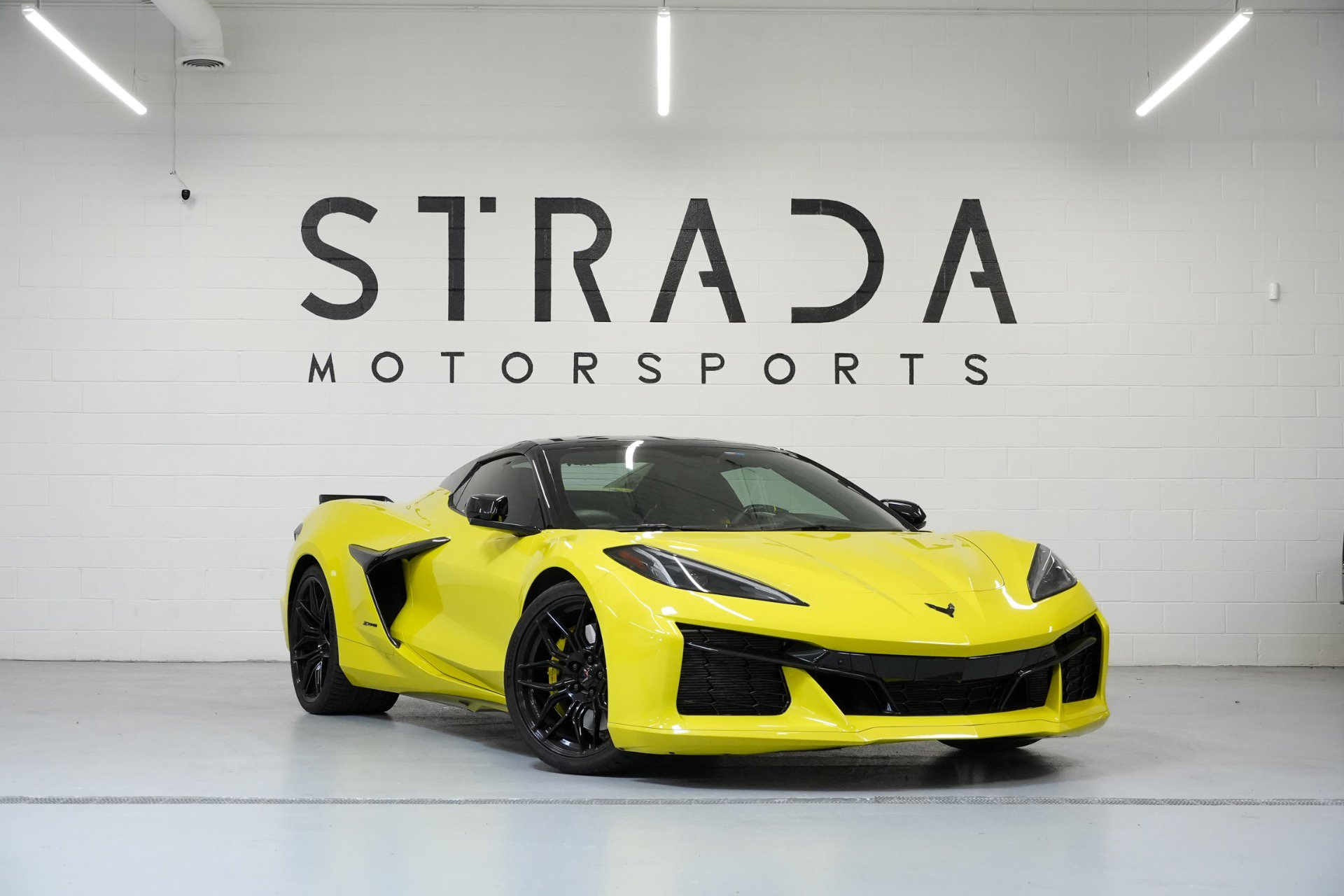 Used 2023 Chevrolet Corvette Z06 w/ Stealth Interior Trim Package RWD image 26