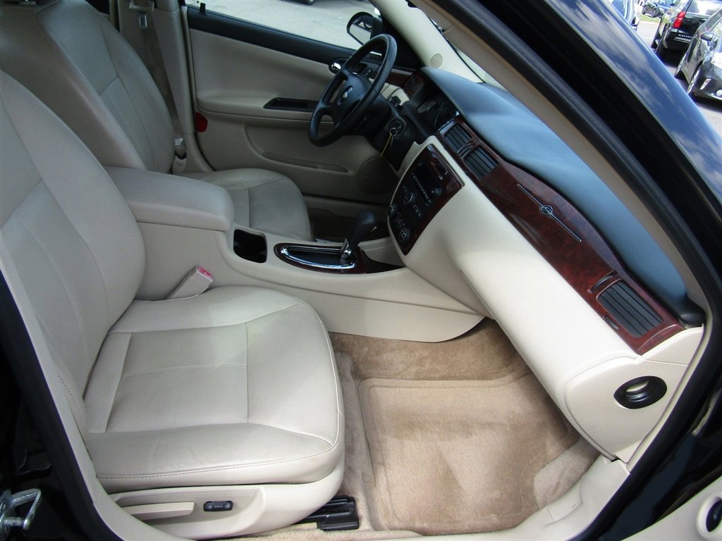 Used 2009 Chevrolet Impala LTZ image 20