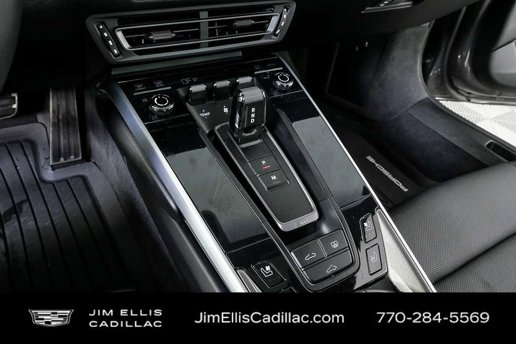 Used 2024 Porsche 911 Carrera w/ Premium Package image 18