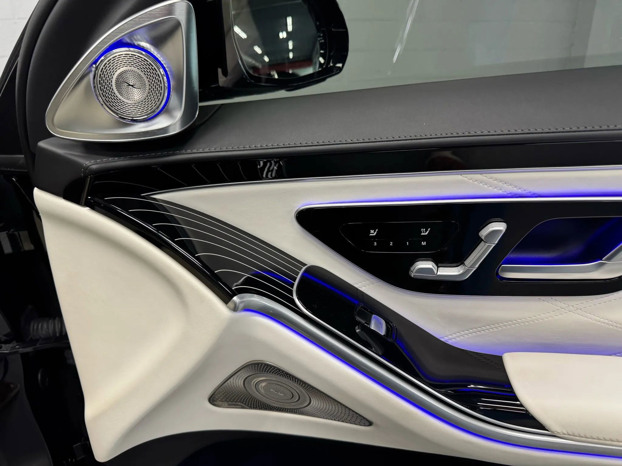 Used 2023 Mercedes-Benz Maybach S 680 S 680 4MATIC Sedan 4D w/ Manufaktur Leather Package image 76