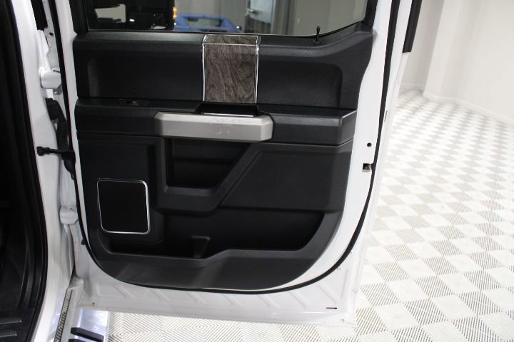 Used 2019 Ford F250 Lariat w/ Chrome Package image 27
