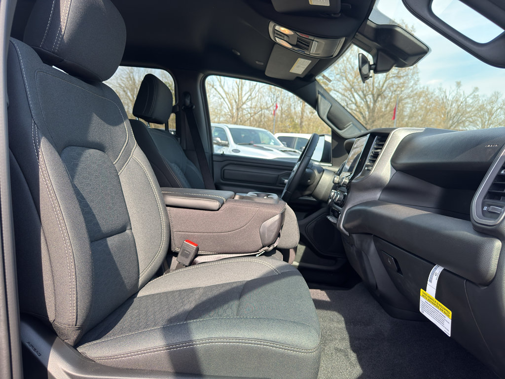 New 2026 RAM 1500 Express AWD/4WD image 17