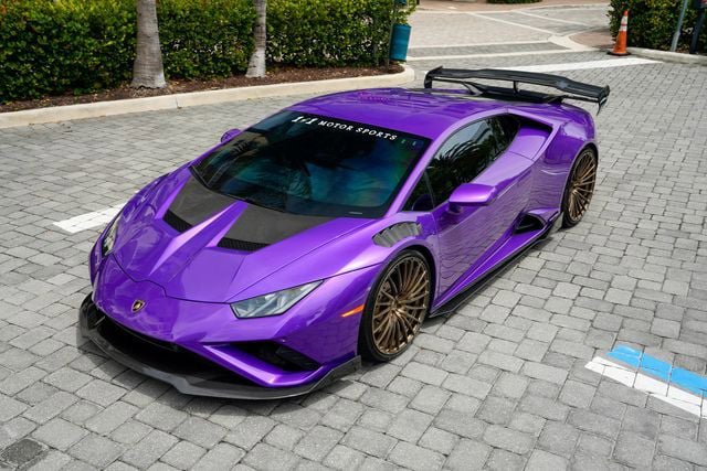 Used 2021 Lamborghini Huracan EVO image 9