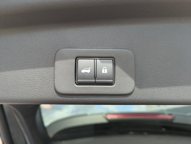 Certified 2025 Nissan Murano SV image 21