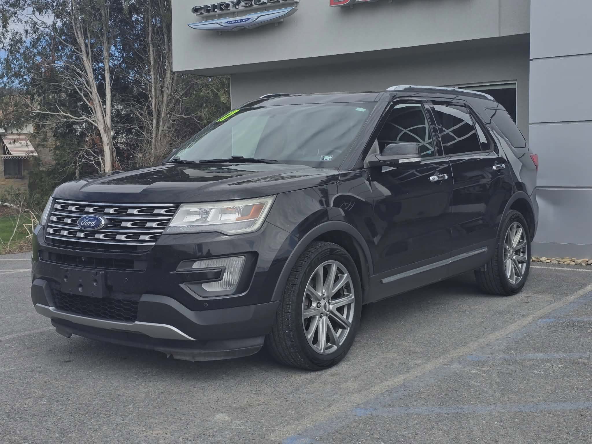 Used 2017 Ford Explorer Limited image 7