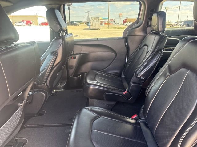 Used 2025 Chrysler Pacifica Select image 21