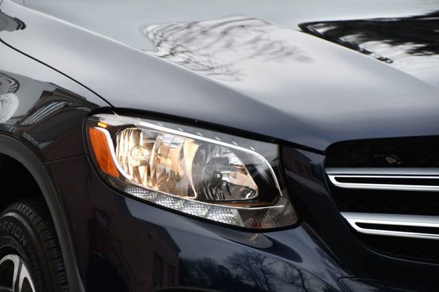 Used 2018 Mercedes-Benz GLC 300 GLC 300 4MATIC SUV w/ Multimedia Package image 15