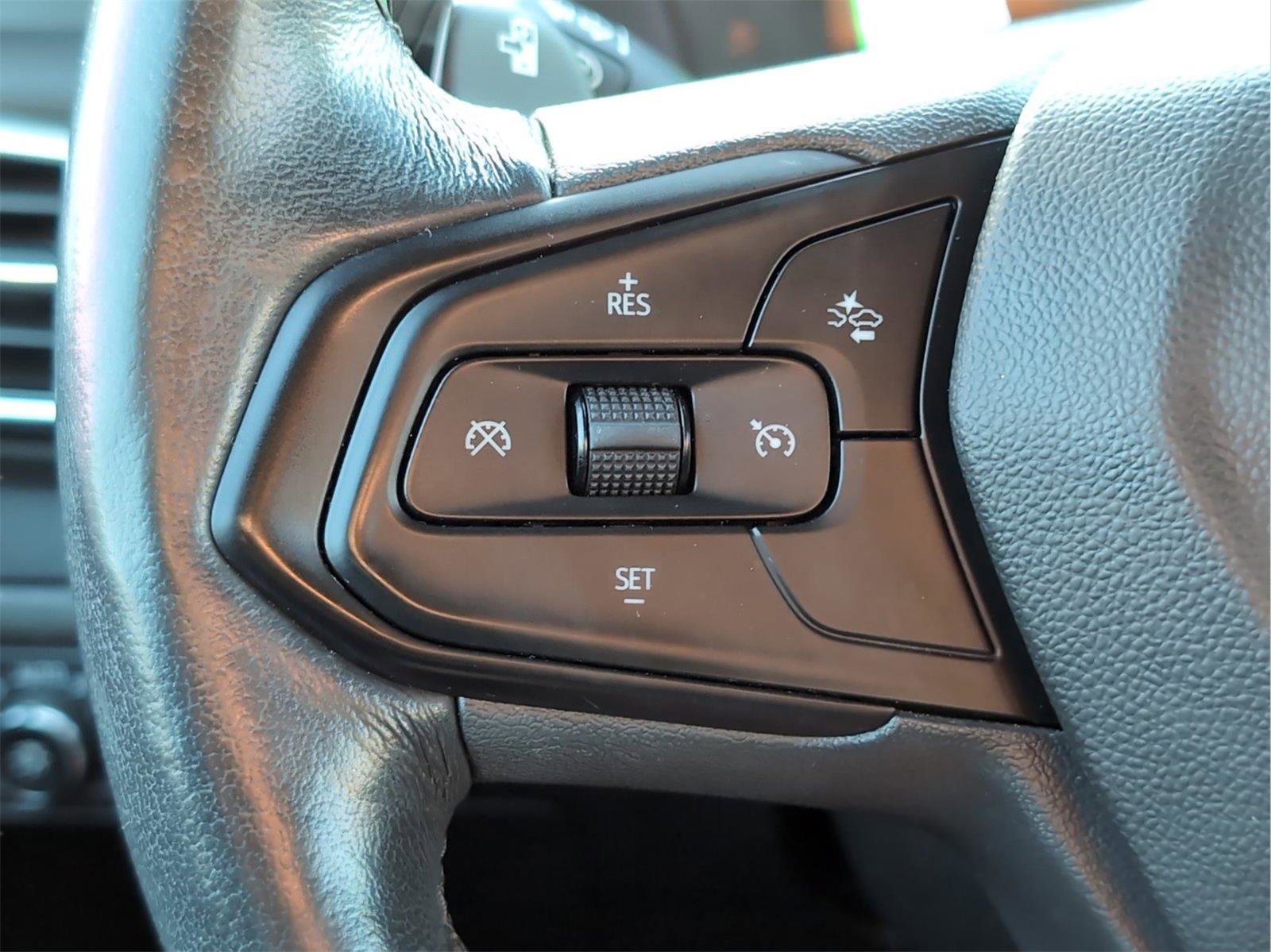 Used 2022 Chevrolet Bolt LT w/ Infotainment Package image 28