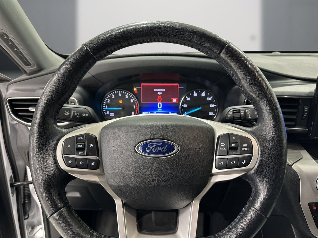 Used 2021 Ford Explorer XLT w/ Equipment Group 202A RWD image 22
