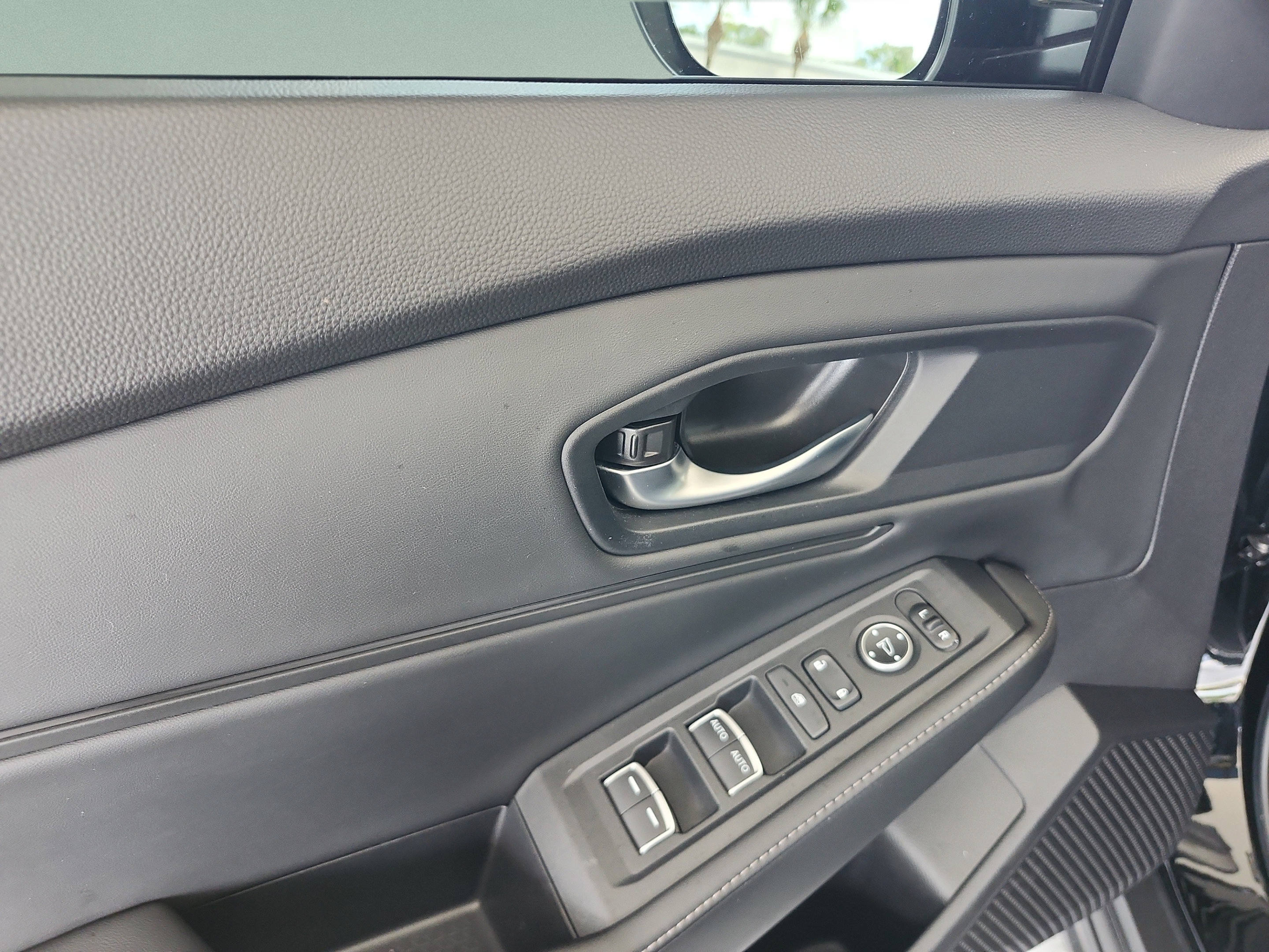 Used 2025 Honda Accord Sport image 17